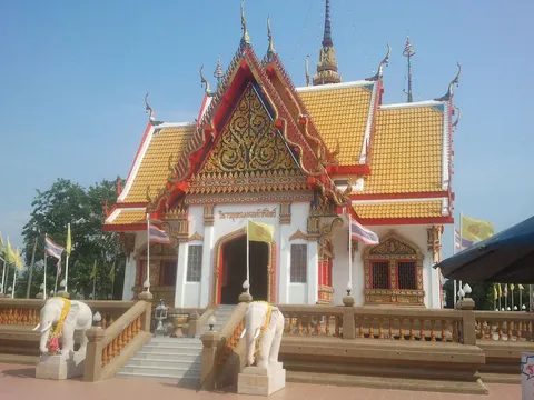 Wat Sangkat Rattana Khiri.