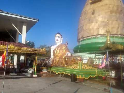 Mae La Mu Pagoda