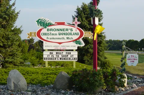 Bronner's CHRISTmas Wonderland