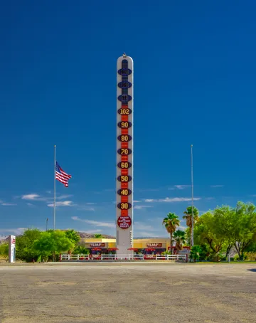 The World's Tallest Thermometer