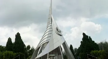 Mercu Tanda Putrajaya, Laman Perdana