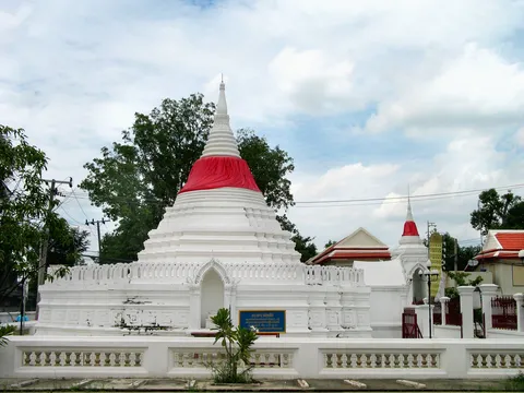 Wat Poramai Yikawat