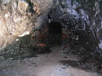 Snib's Cave