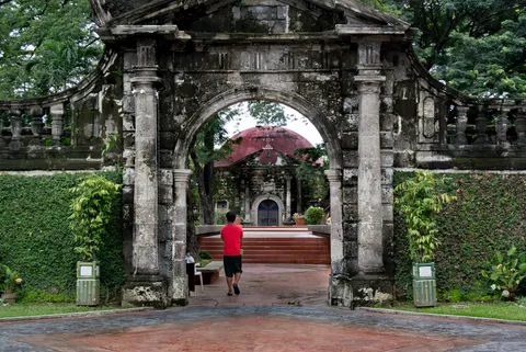 Paco Park and Cemetery