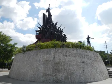 EDSA People Power Monument