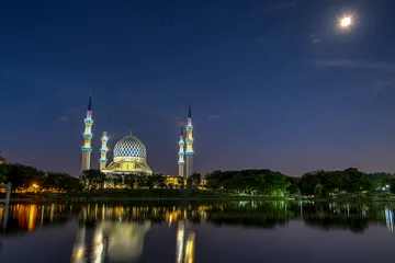 Sultan Salahuddin Abdul Aziz Mosque