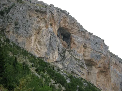 Stiffe Caves