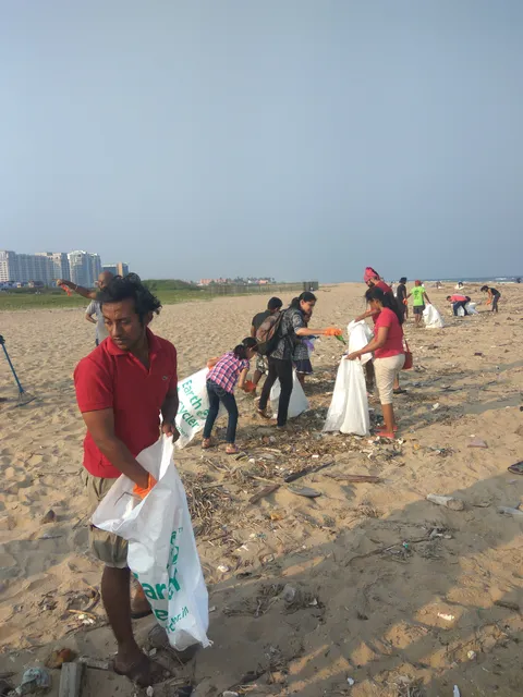 Besant Nagar beach cleaning, Chennai trekking club 
