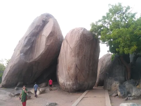 Thirumoorthi Cave