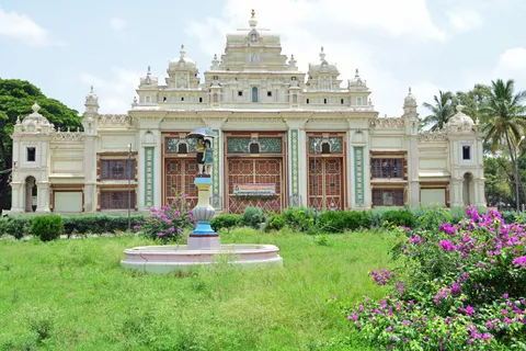 Jaganmohan Palace Art Gallery And Auditorium