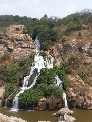 Chunchi Waterfalls