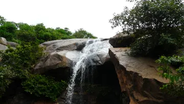 Jalagamparai-Waterfalls