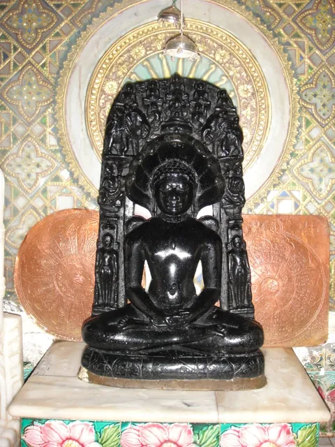 Andeshwar Parswanath jain temple