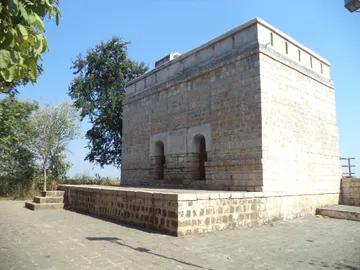 Manikgad Fort