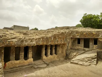 Baba Pyare Caves