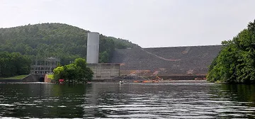 Blakely Mountain Dam