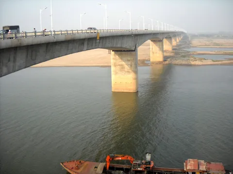 Vĩnh Tuy Bridge