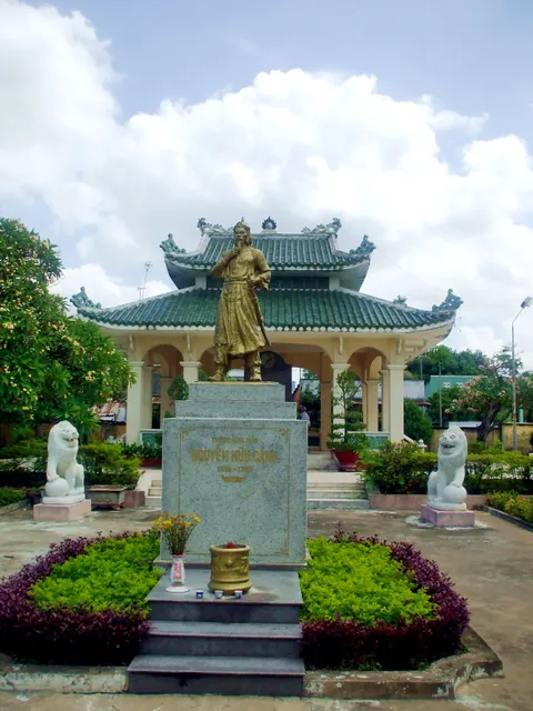 Đền Thờ Nguyễn Hữu Cảnh