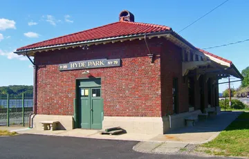 Hyde Park Station