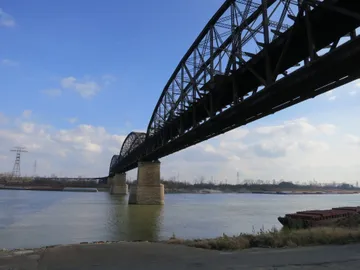 MacArthur Bridge